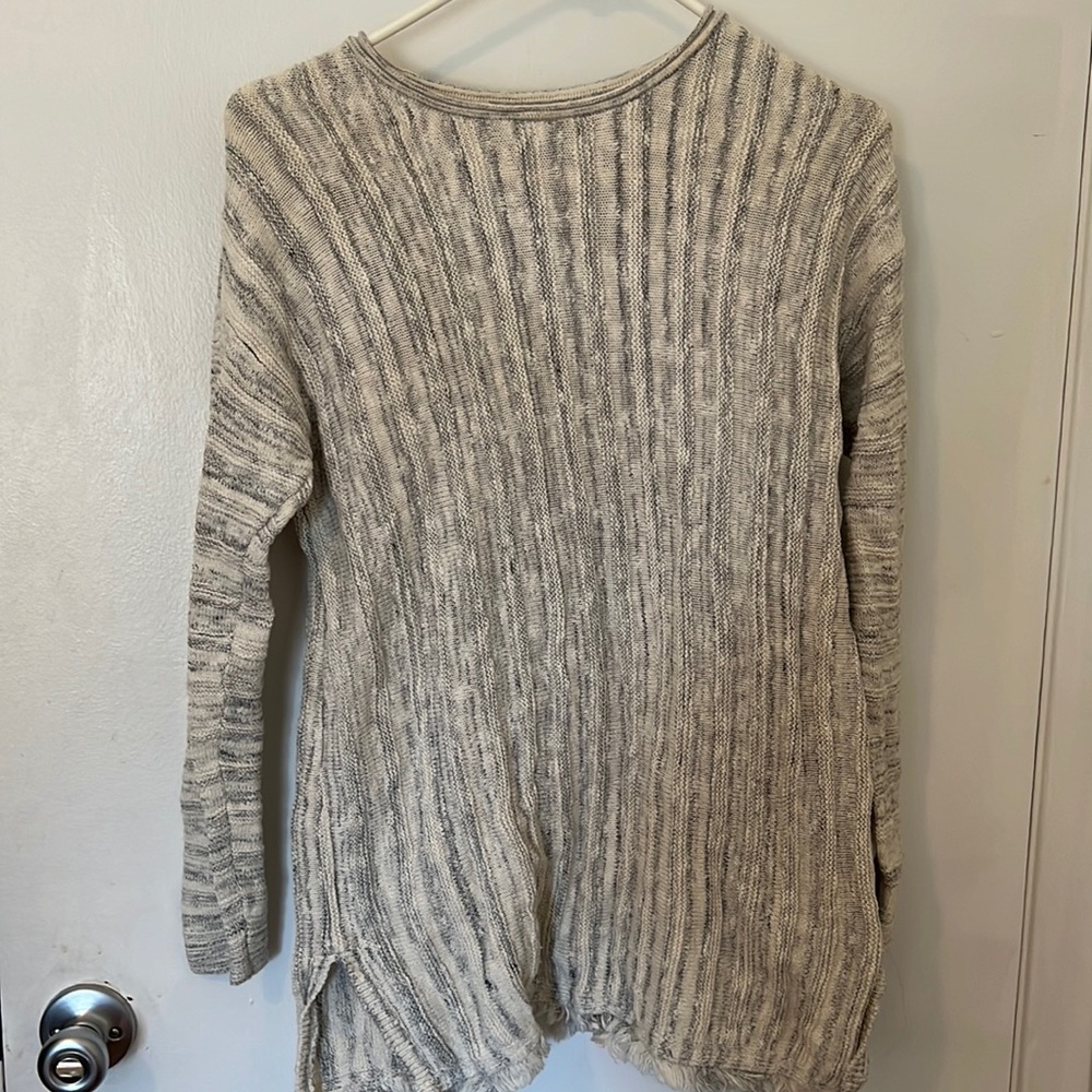 Small Grey/ White Sweater
